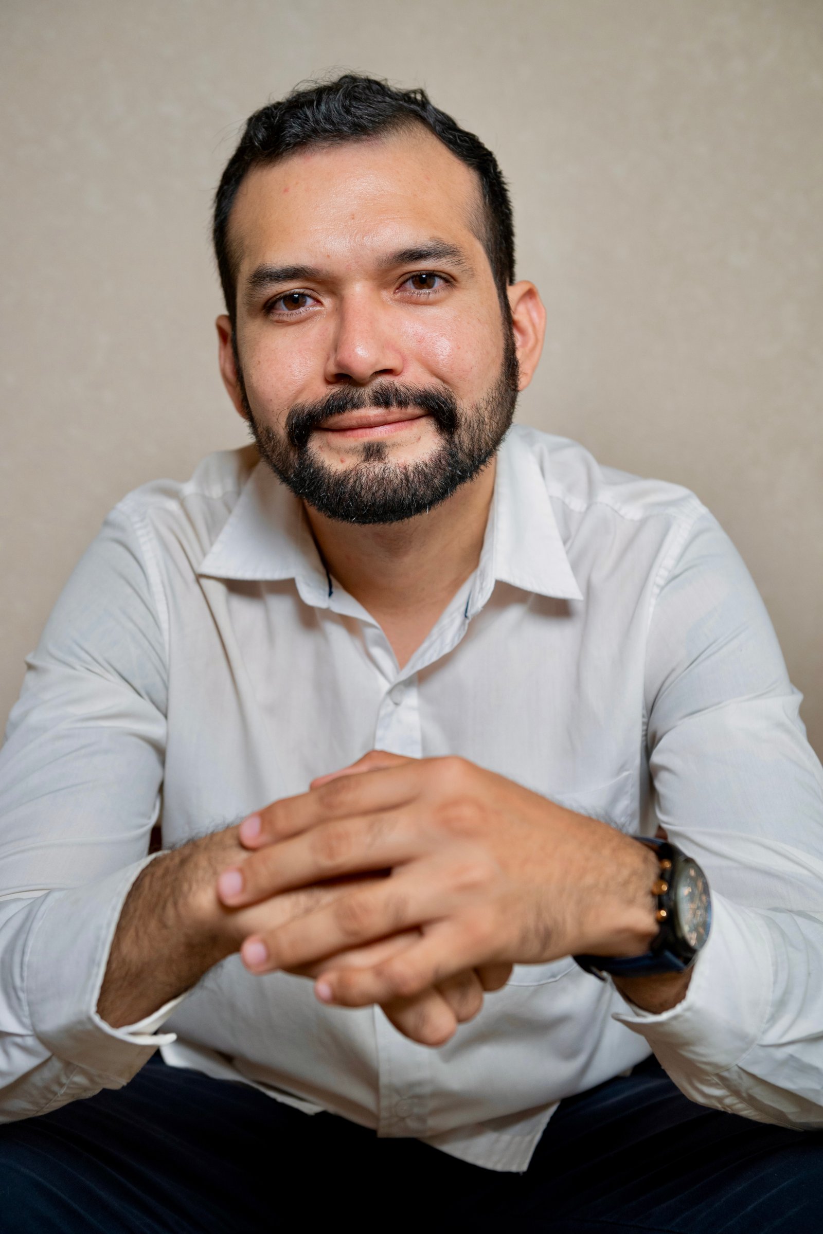 Psicólogo Jorge Regla en consultorio